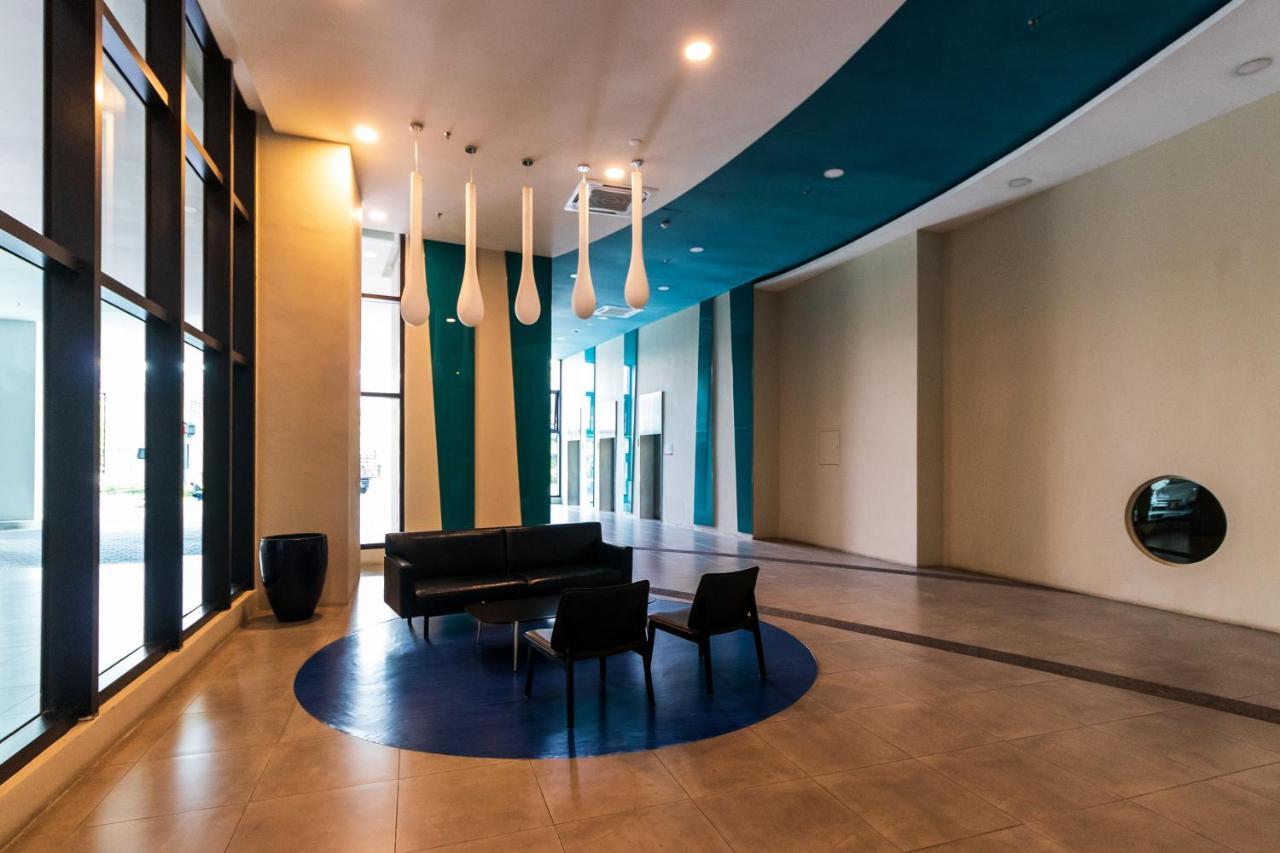 H20 Residence Ara Damansara By Airhost ペタリンジャヤ エクステリア 写真