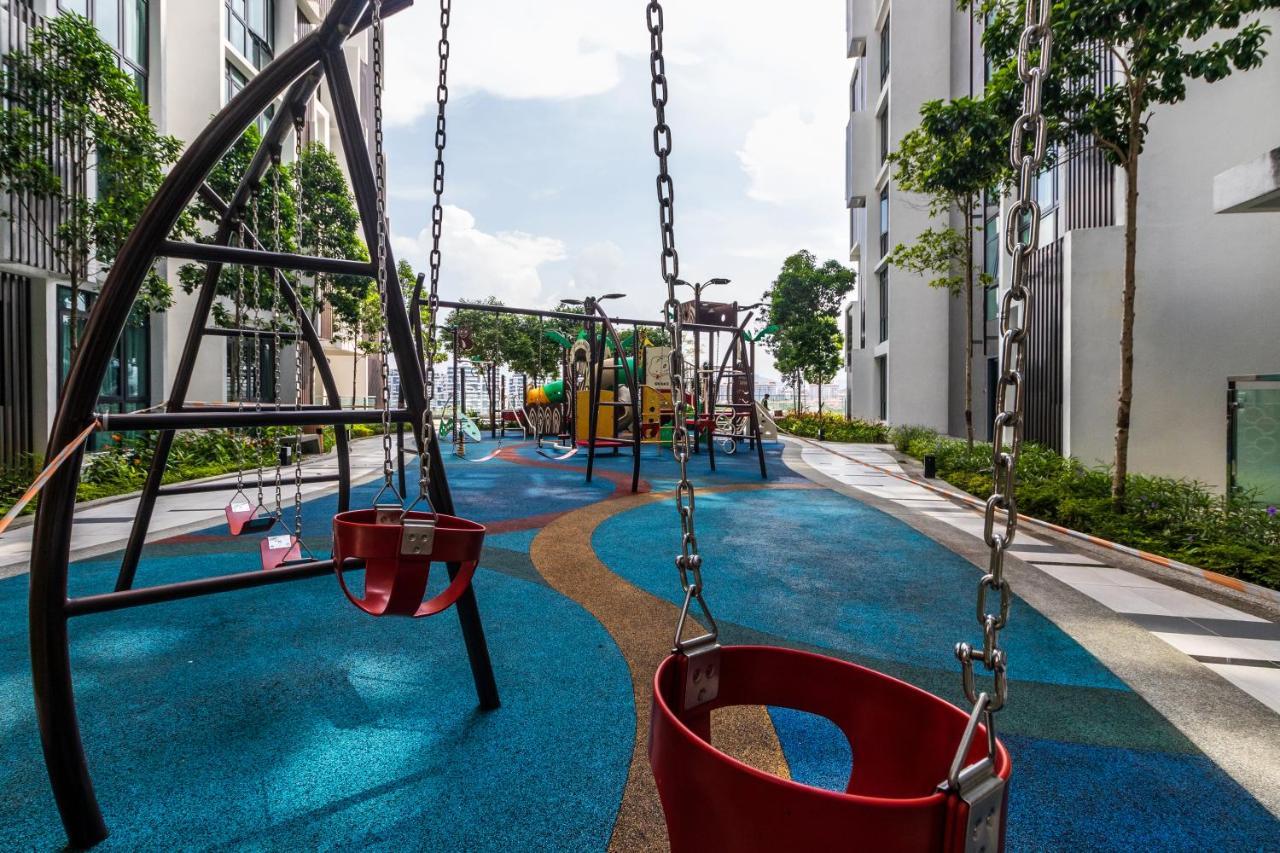 H20 Residence Ara Damansara By Airhost ペタリンジャヤ エクステリア 写真