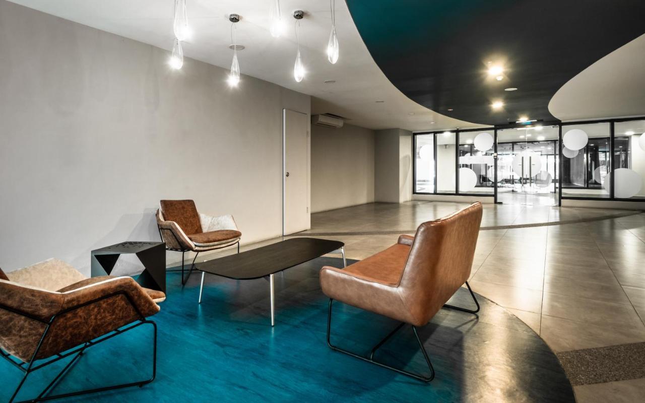 H20 Residence Ara Damansara By Airhost ペタリンジャヤ エクステリア 写真
